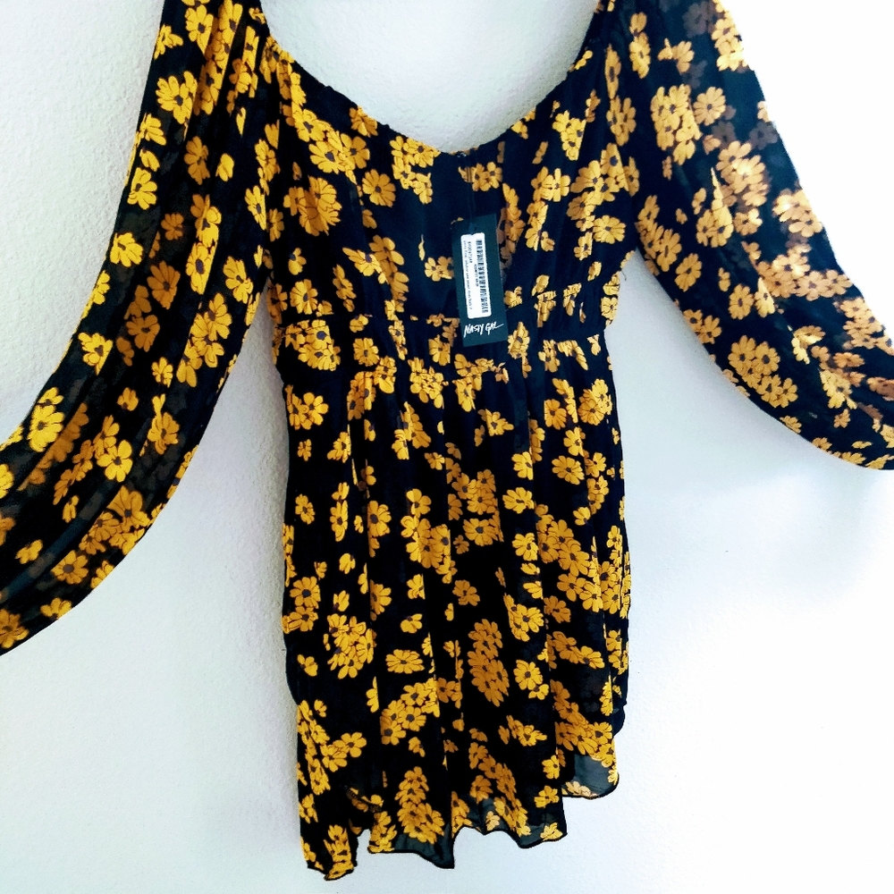 Can't Say Grow Floral Mini Dress
10 🌻